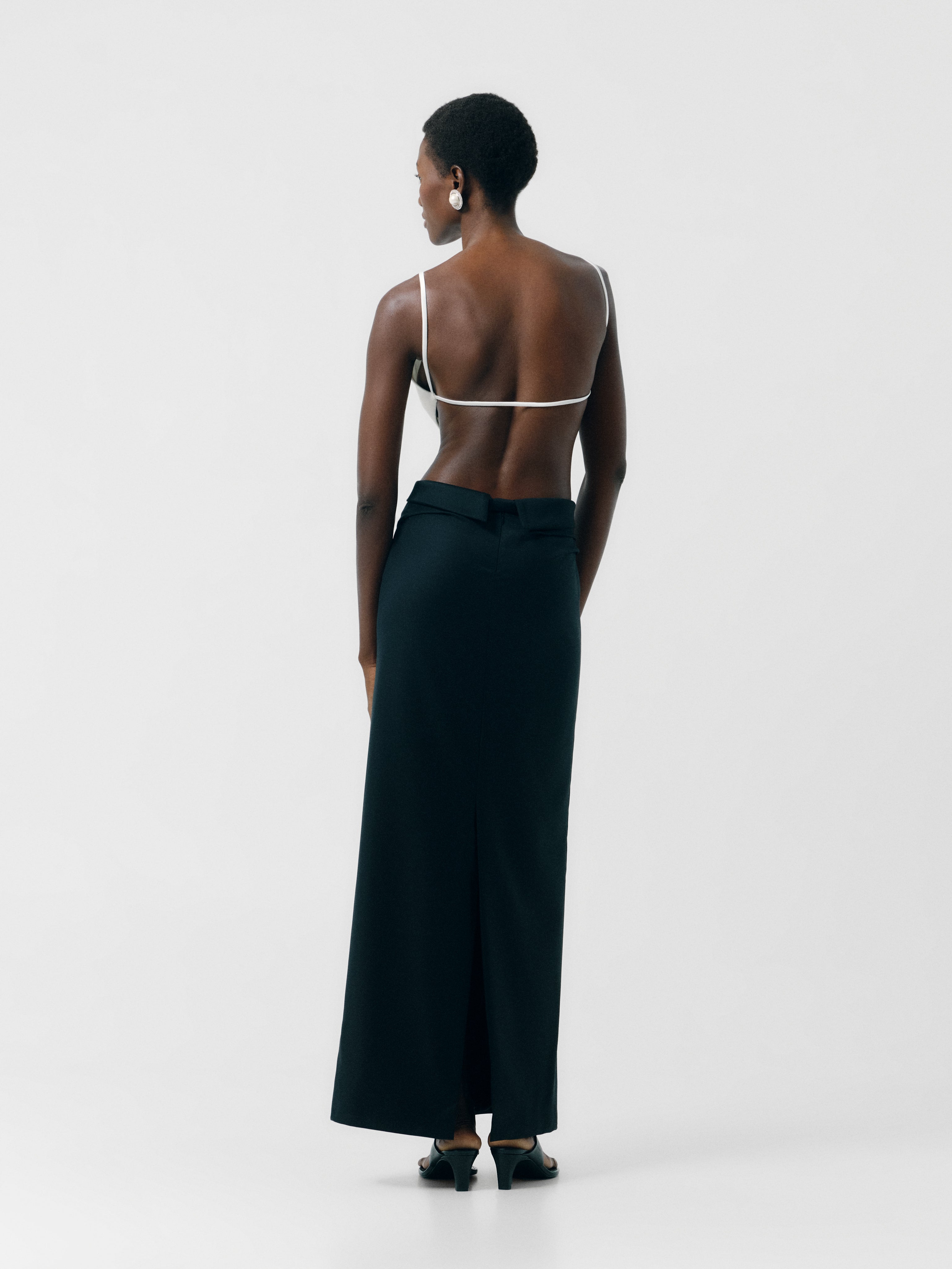 Wool Crepe Tailored Bust