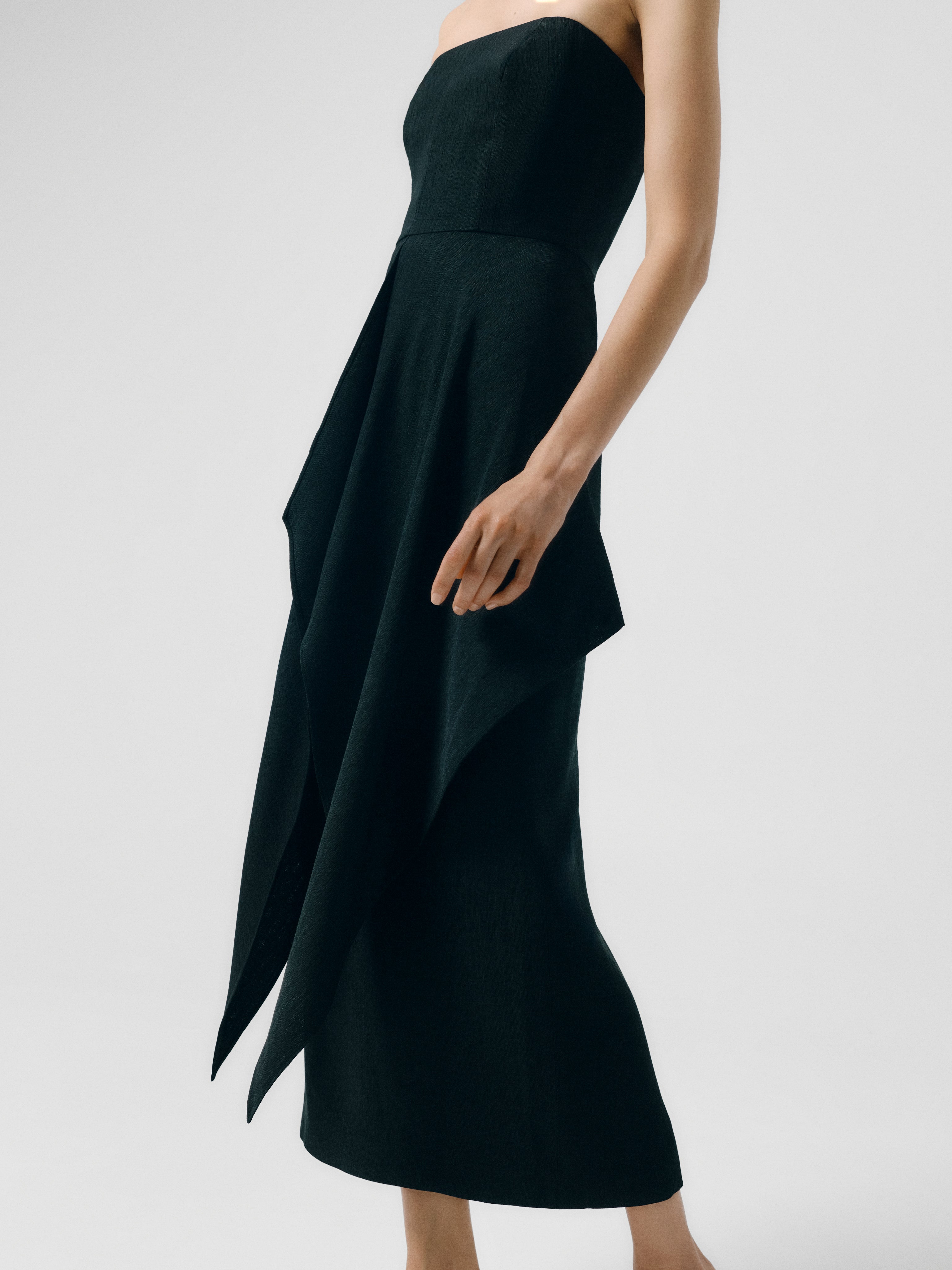 Strapless peplun corset