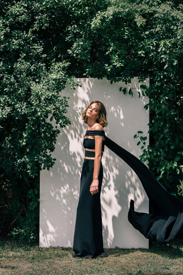 Fría black dress + capa
